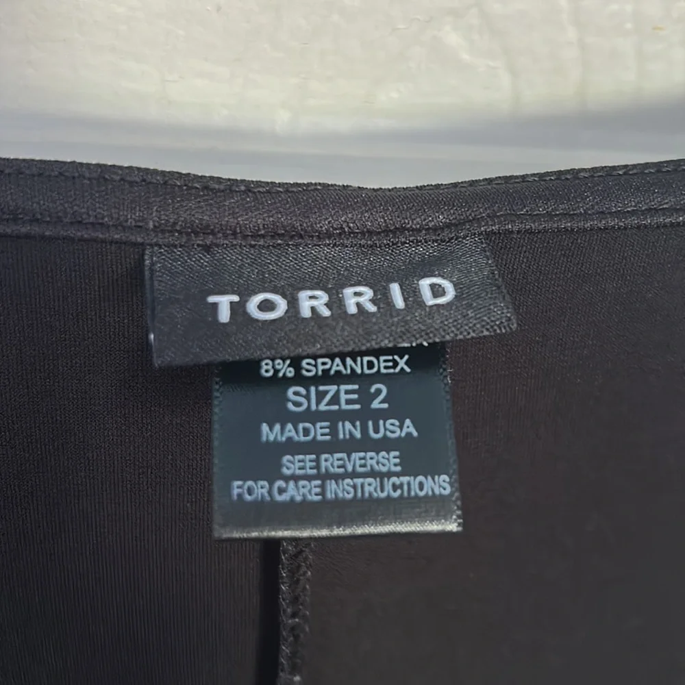 Torrid V neck cold shoulder black short sleeve tunic top size 2X - Picture 6 of 7